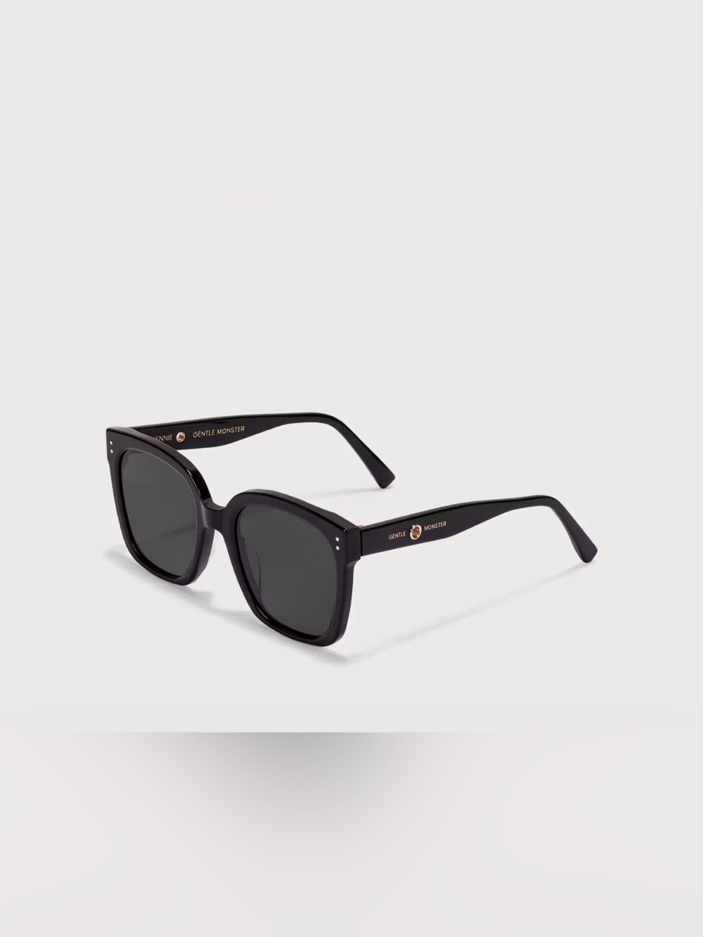 Gentle Monster X Jennie Kuku
01 Sunglasses